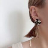 【受注生産商品】（金属アレルギー対応）ニュアンス柄　ビーズの大粒ピアス、イヤリング･ナビイメージ-3